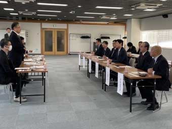 青山室蘭市長、小笠原登別市長、田鍋壮瞥町長、関胆振総合振興局長